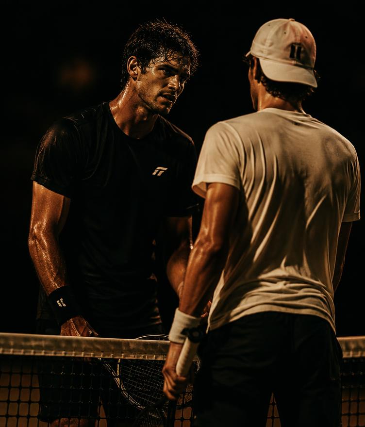 Primul date la tenis